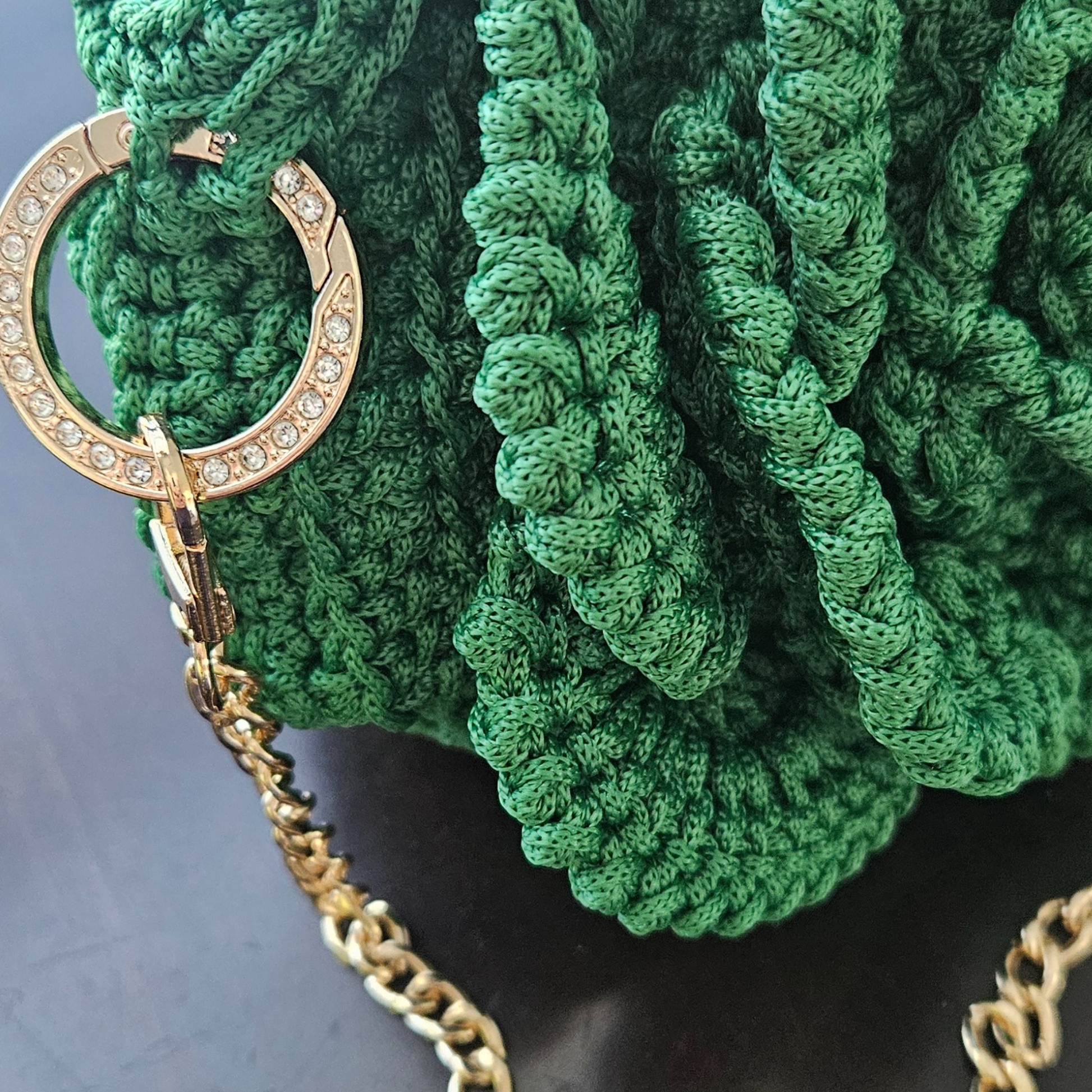 Rosa Bloom Macramé Crossbody in lush green – handmade floral macramé bag with gold chain, lightweight and elegant for summer style.