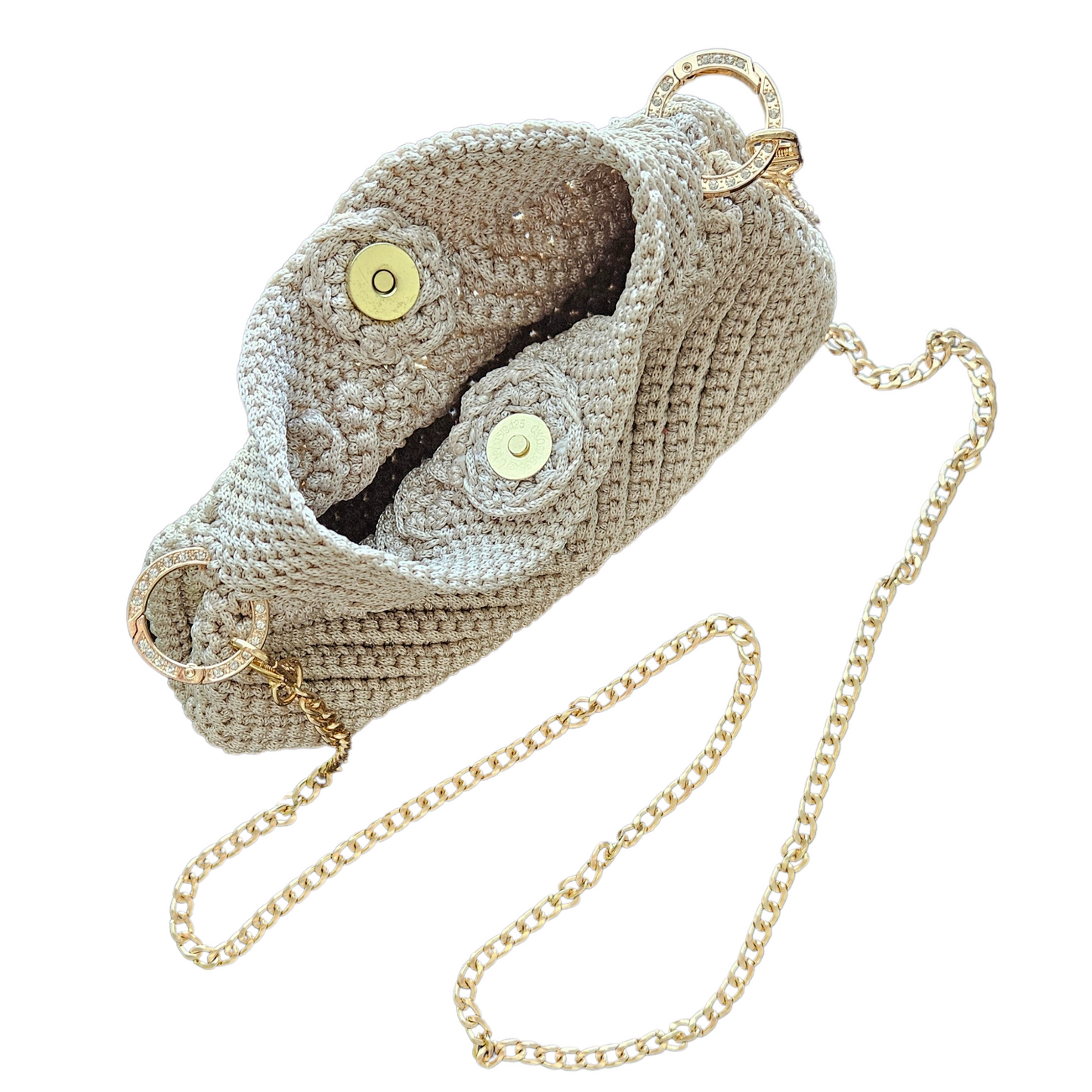 Gold magnetic clasp detail on Latte Modern Macrame Crossbody – stylish and secure closure to protect your essentials.