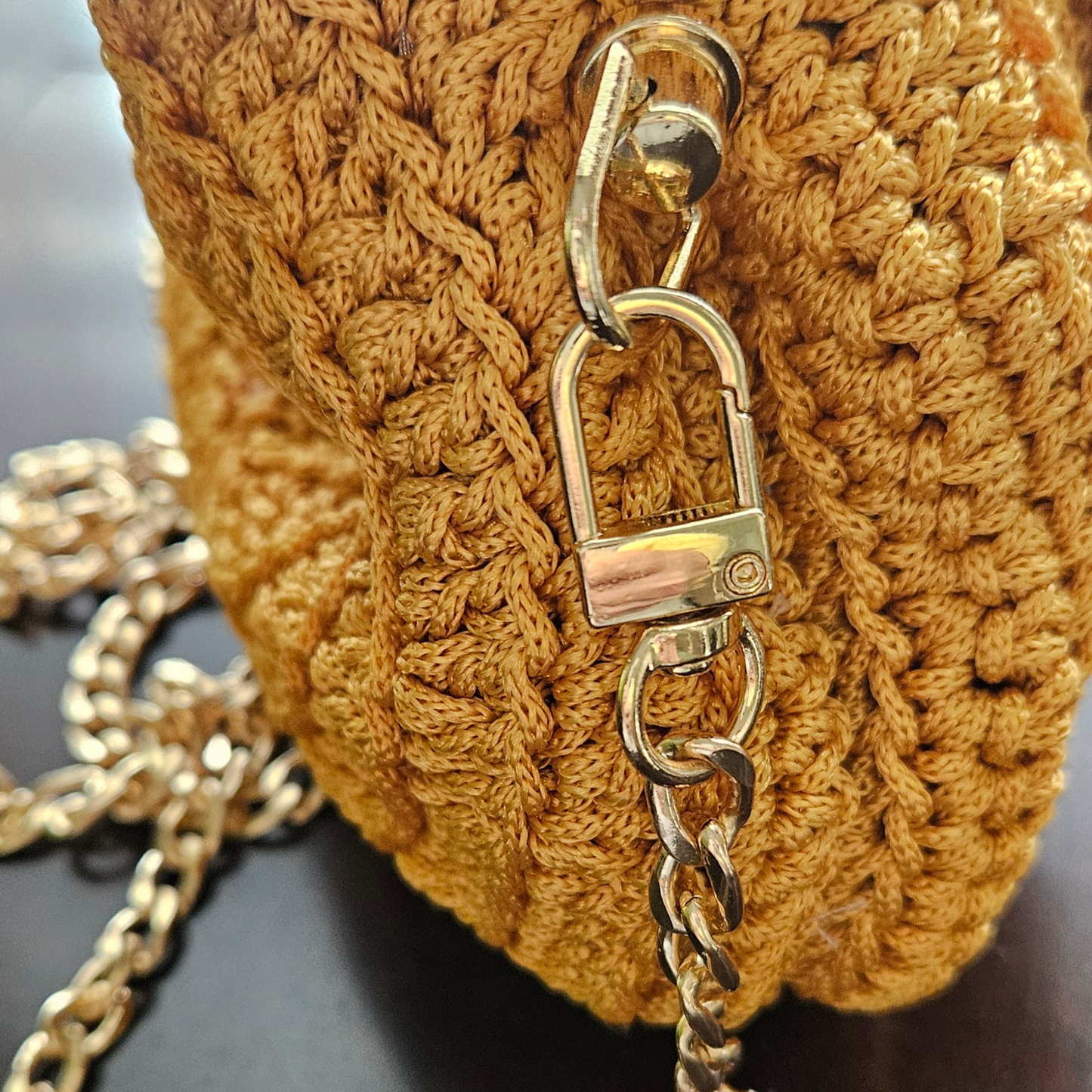 Petite Gold Rosa Bloom D keychain