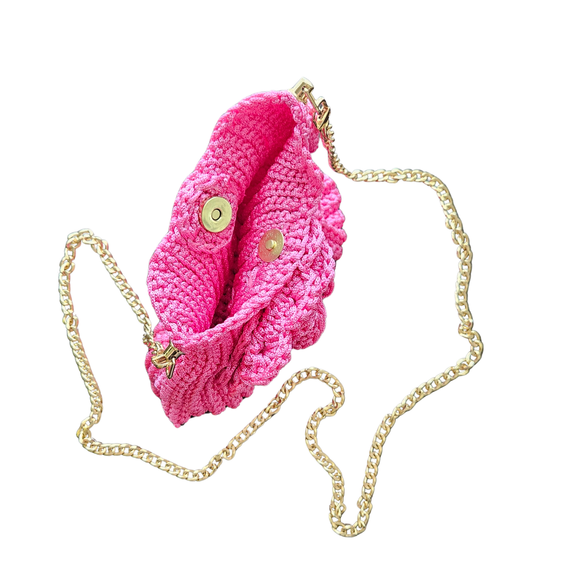 Pink Flora Bloom Crochet Crossbody Bag magnetic closure feature – secure and easy access, ideal for everyday essentials and special occasions.