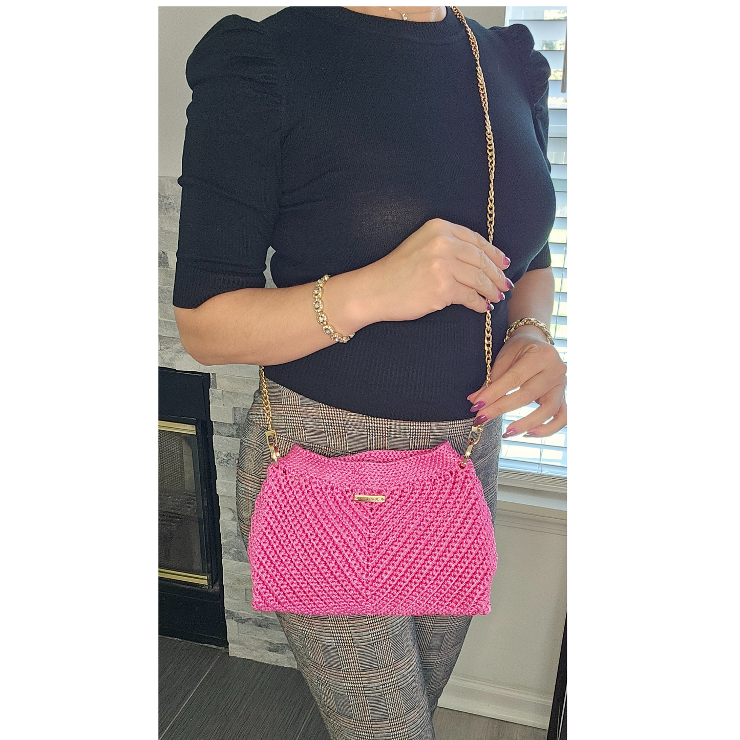 Modern Macrame Crossbody in pastel pink – handcrafted macramé bag with gold accents, a stylish choice for spring and Mother's Day gifts.