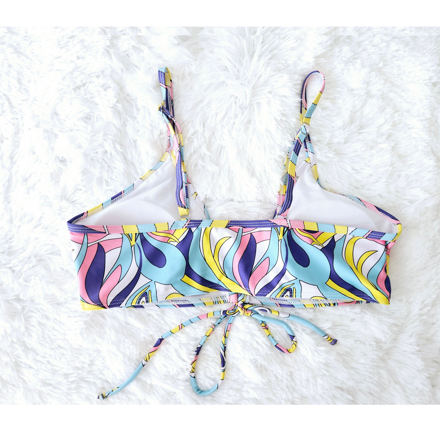 Rita Rosa Brazilian Beachwear's 3-piece vintage paisley boyleg bikini set in aqua green. Includes top with knotted detail, adjustable straps, removable cups, and high-waisted, ruched boyleg bottoms. Free cover-up included. Women's Collection Summer 2023