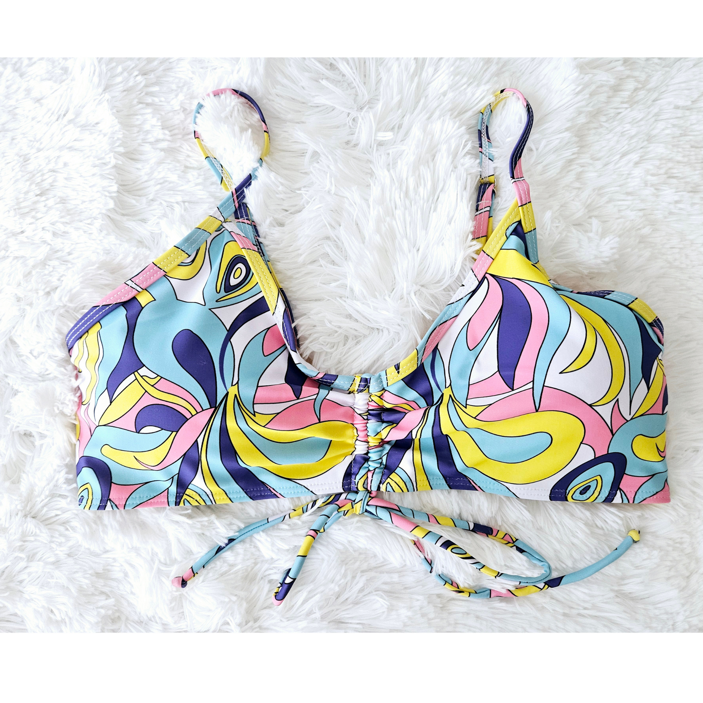 Rita Rosa Brazilian Beachwear's 3-piece vintage paisley boyleg bikini set in aqua green. Includes top with knotted detail, adjustable straps, removable cups, and high-waisted, ruched boyleg bottoms. Free cover-up included. Women's Collection Summer 2023