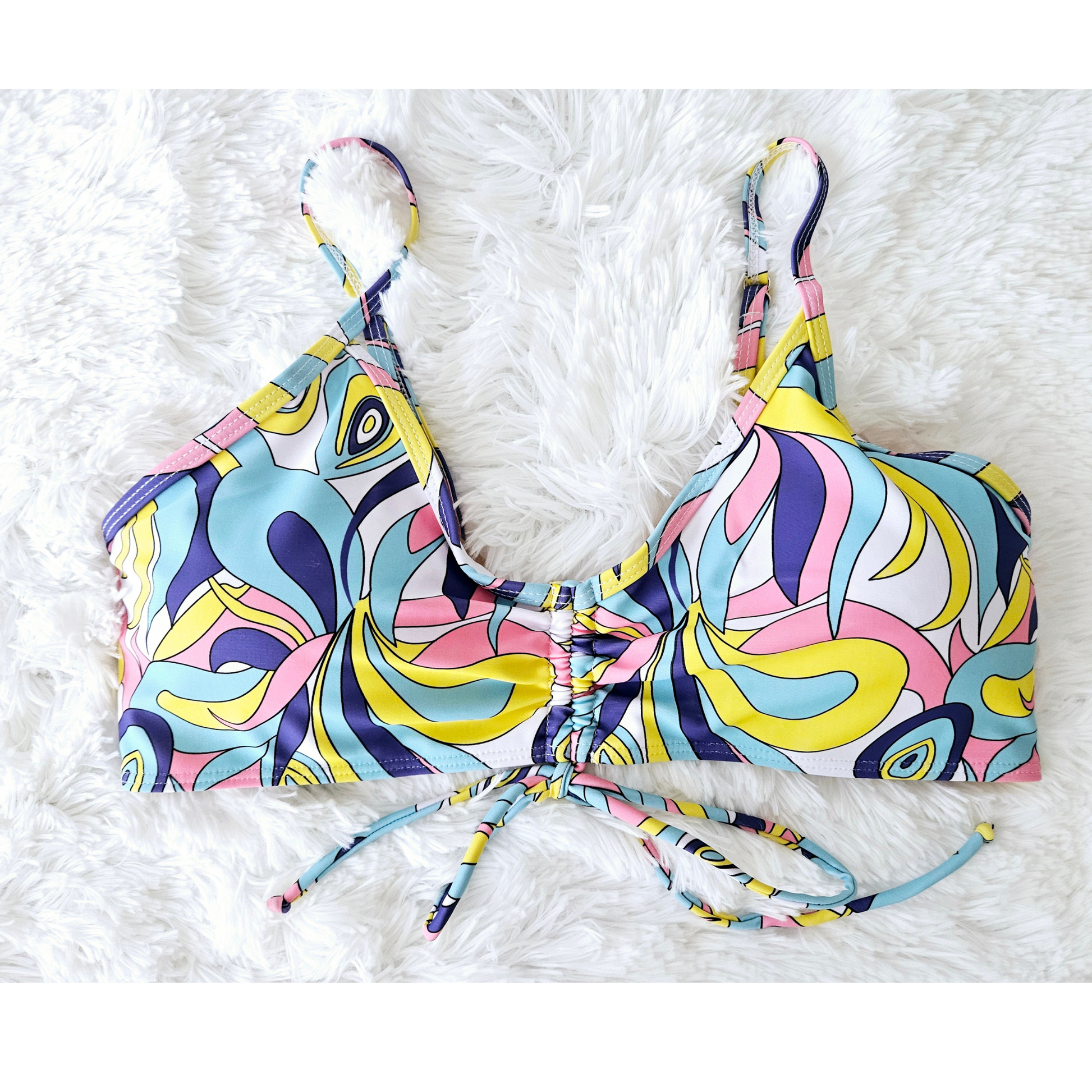 Rita Rosa Brazilian Beachwear's 3-piece vintage paisley boyleg bikini set in aqua green. Includes top with knotted detail, adjustable straps, removable cups, and high-waisted, ruched boyleg bottoms. Free cover-up included. Women's Collection Summer 2023